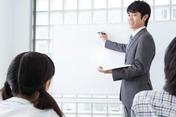 株式会社 ジーニアス